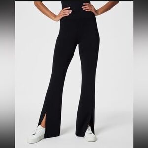 Spanx AirEssentials Slim Flare Slit Pant, Very Black, Size Medium, regular
